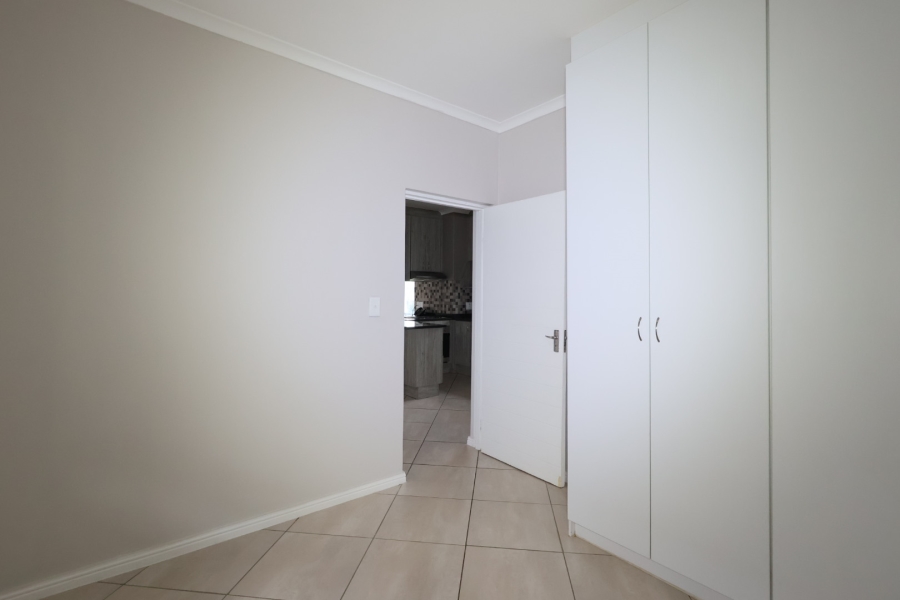 To Let 2 Bedroom Property for Rent in Buh Rein Estate Western Cape